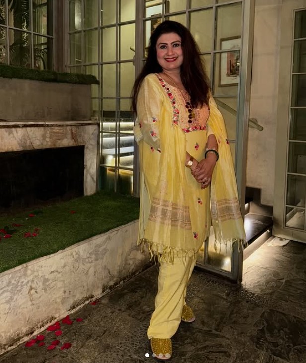 Kausar Suleman Khan height
