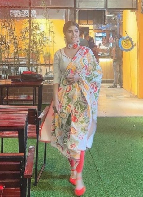 Naila Nayem height
