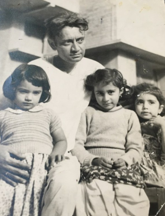 Safia Manto's husband and daughters