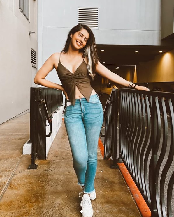 Shagun Pannu height