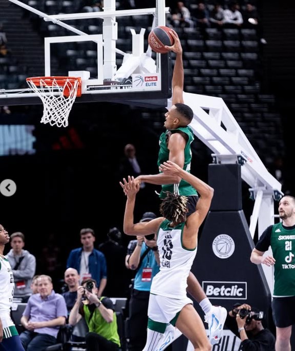 Daetienne career
