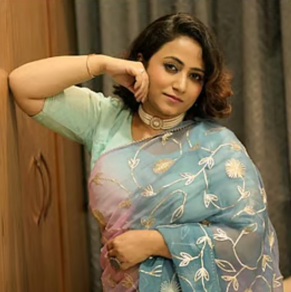Divya Gautam bio