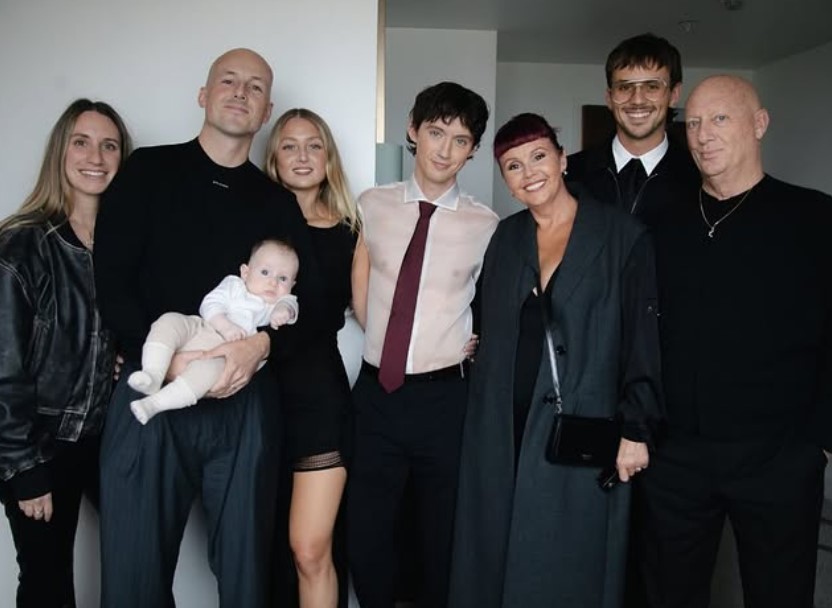 Laurelle Mellet with her husband and kids
