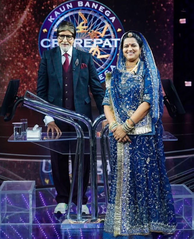 Neeru Yadav with Amitabh Bachchan when she appeared on KBC