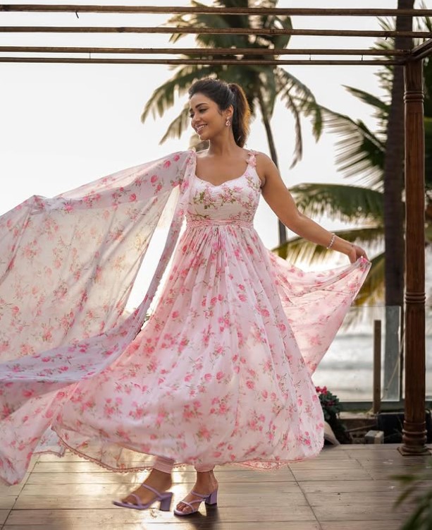 Nivetha Pethuraj height