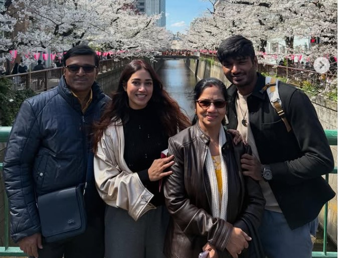 Nivetha Pethuraj with her family