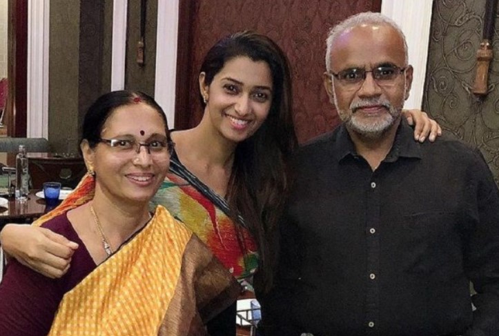 Priya Bhavani Shankar with her parents