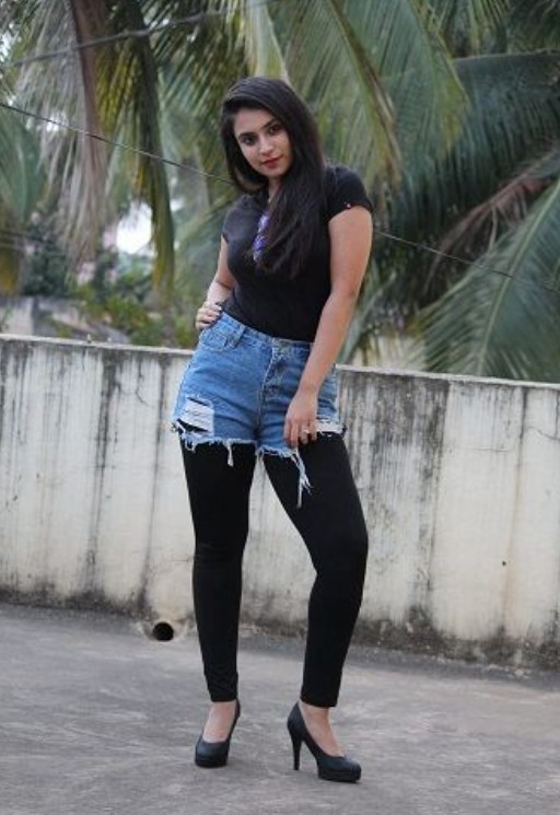 Shanaya Katwe height