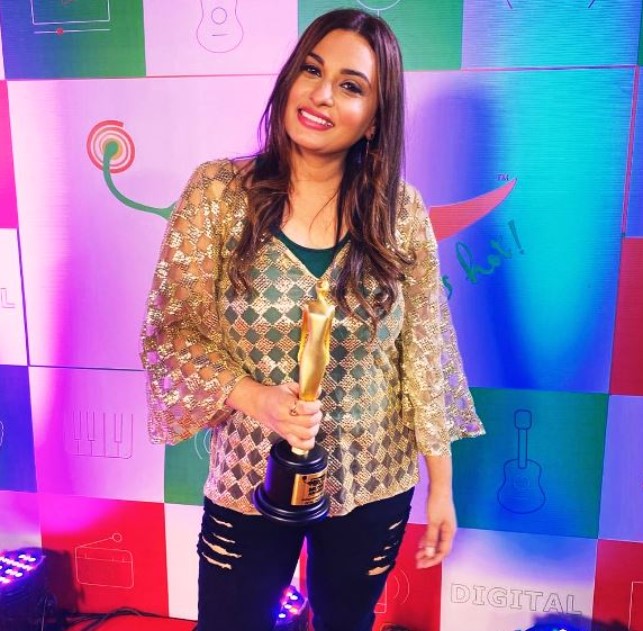 Shraddha Pandit won award