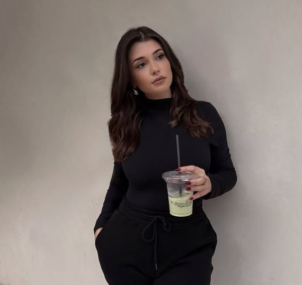 Carolina Neto age