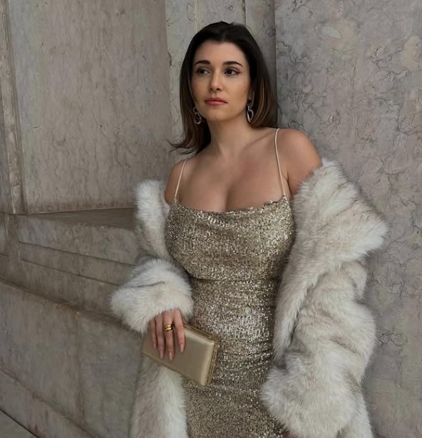 Carolina Neto bio