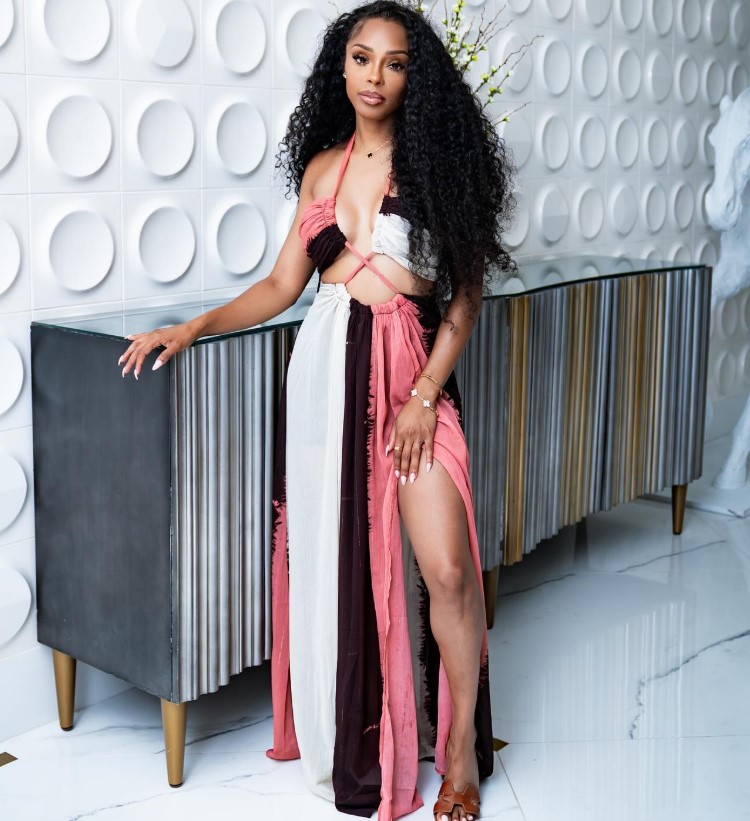 Dayira Jones height