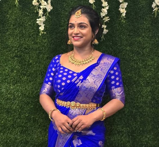 Deeshal Tauro bio