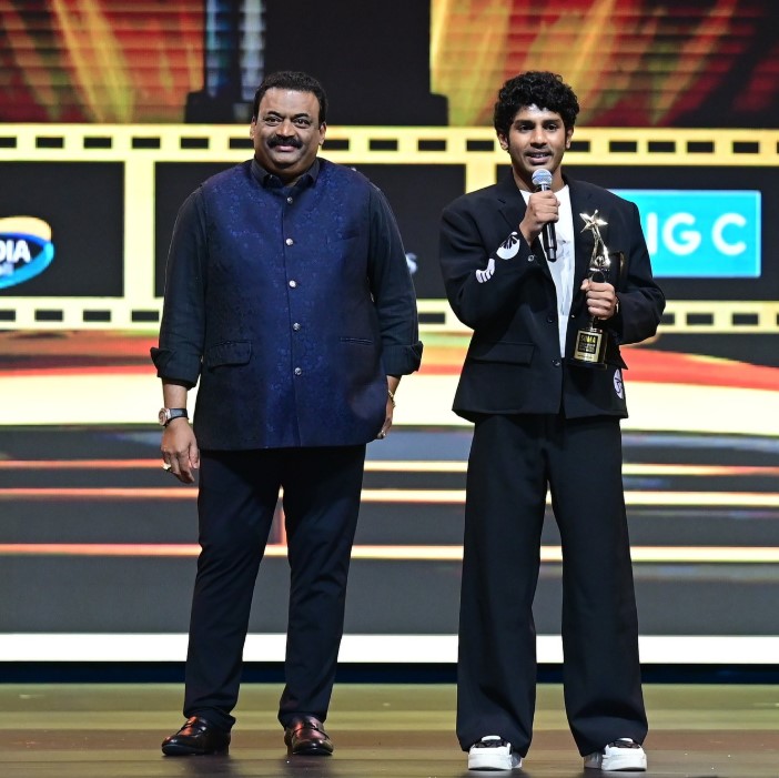 Hridhu Haroon received Best Debutant Actor award (Tamil) at SIIMA 2024