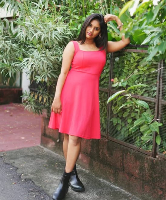 Jasmine Parveen height