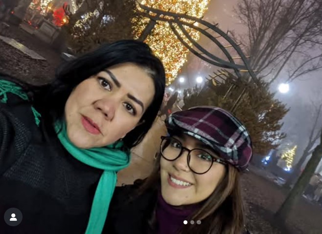 Juliana Bao with her mother