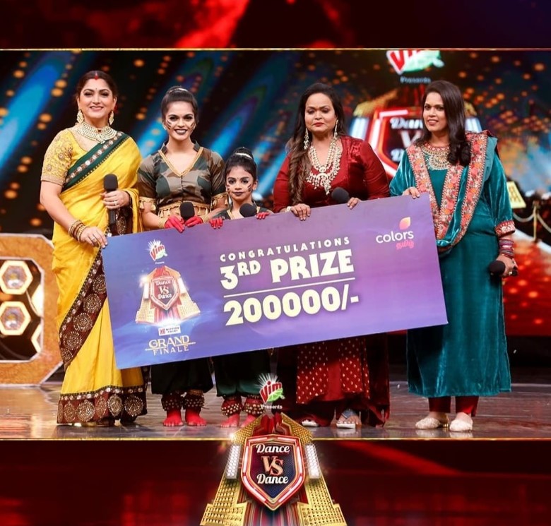 Kavya Sivakumar is the 2nd Runner up of Dance vs Dance 2