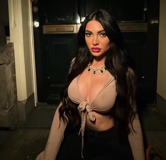 Lara Miranda bio