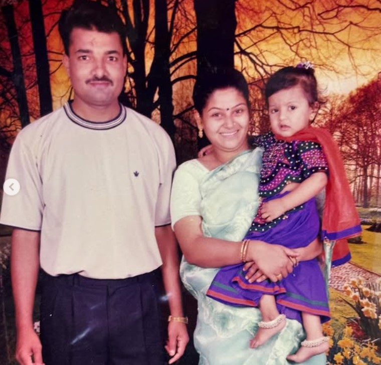 Shyamal Dattaraj's childhood image with her parents