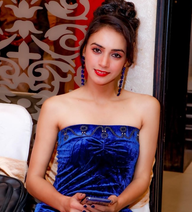 Zoey Thakur wiki