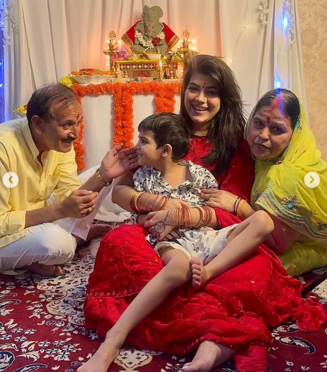 Anmol Chaudhary with her parents and son