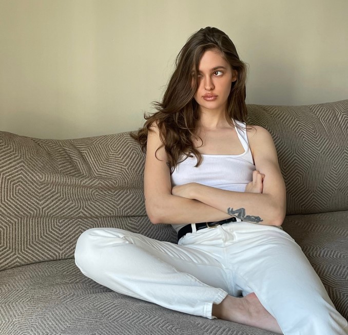 Anouschka Marlene wiki