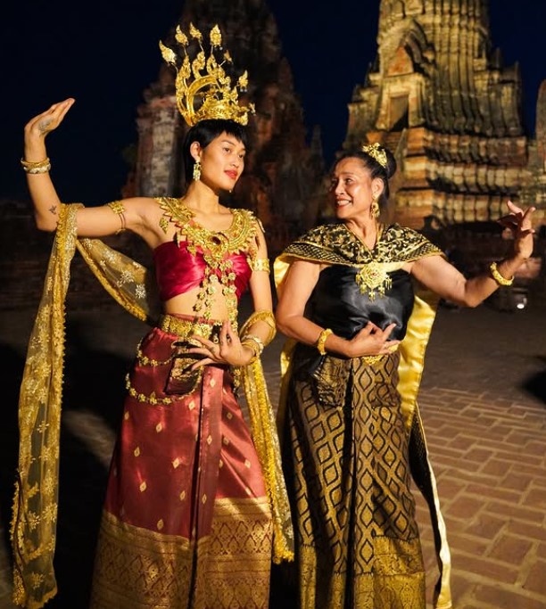 Anuthida Ploypetch with her mother