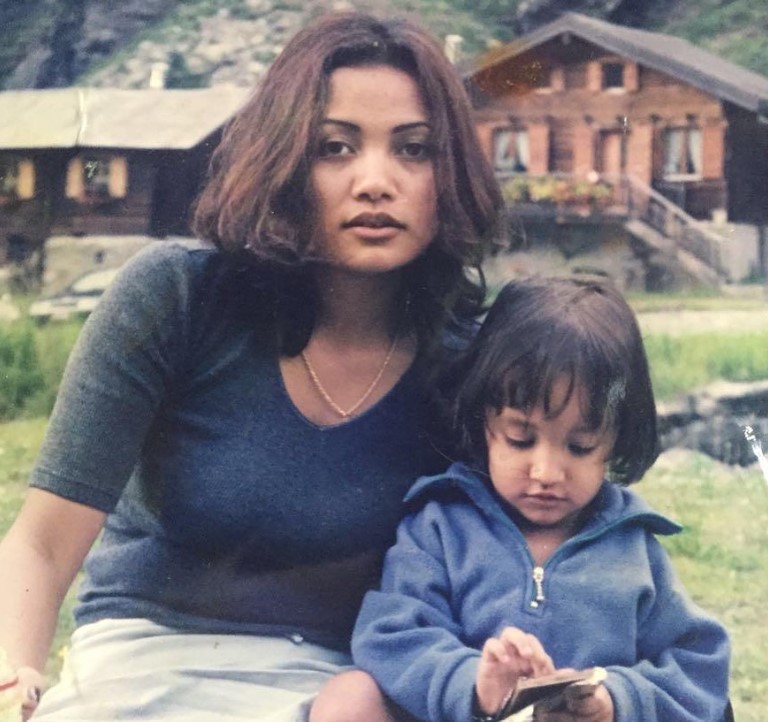 Carissa Perusset's childhood image with her mom