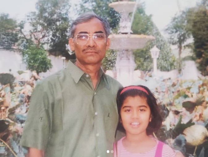 Donna Munshi's childhood image with her dad