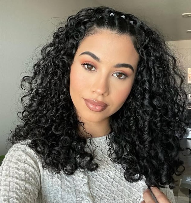 Bricia Benitez Age, Height, Ethnicity, Family, Biography