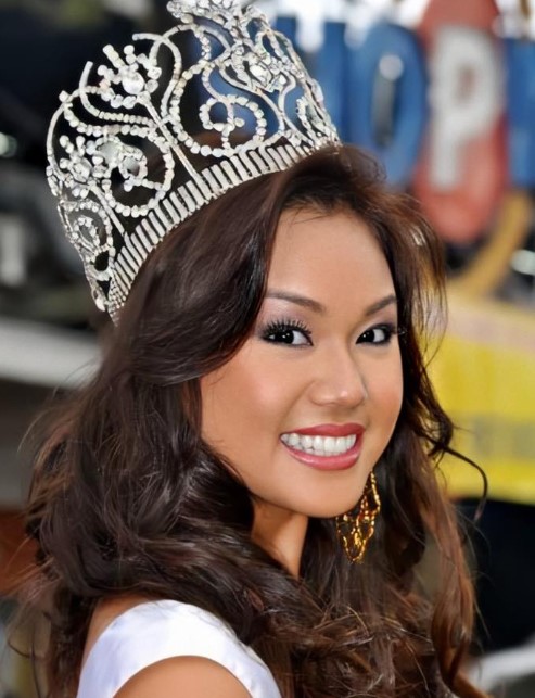 Danielle Castano crowned as Miss Philippines in the Miss World 2008