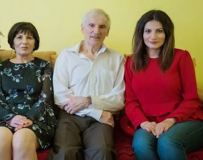 Ioana Ginghina with her parents