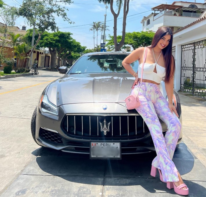 Mayra Solari net worth