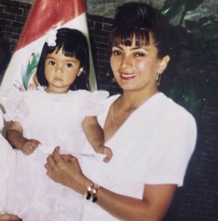 Mayra Solari's childhood image with her mom
