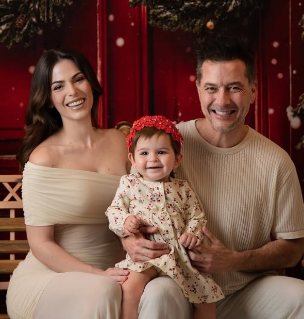 Carmen Muga with her husband and daughter