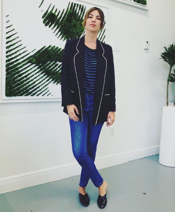 Deborah de Corral height