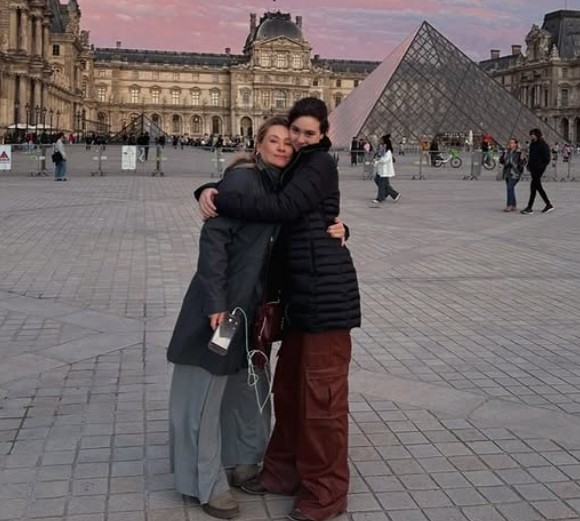 Giselle Prattes with her mother