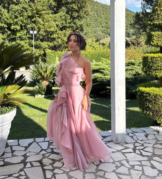 Luisa Simona height