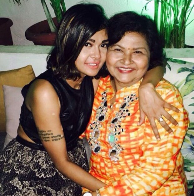 Sakshi Pradhan with her mother