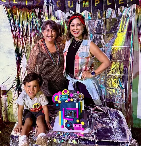 Thais Alfaro Cordero with her mom and son
