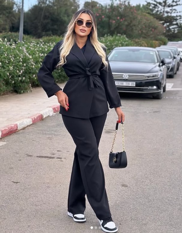 Yasmine Amari height