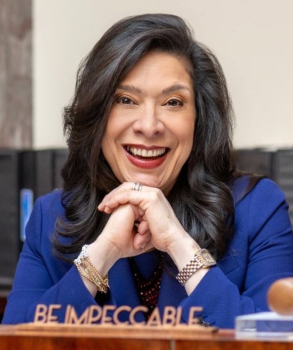 Esther Salas bio