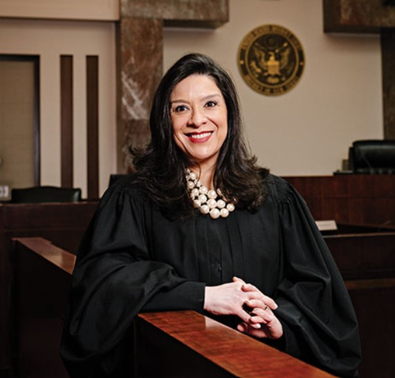Esther Salas wiki