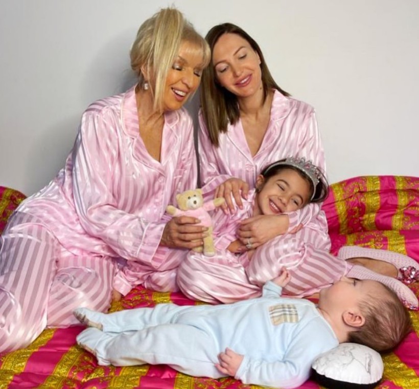 Maria DiGeronimo with her mother and kids