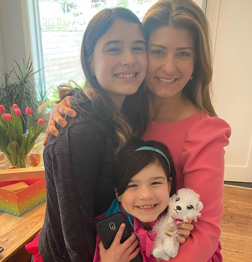 Vanessa Murdock with her daughters