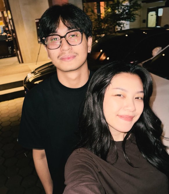 Alya Francine Ratag with her boyfriend