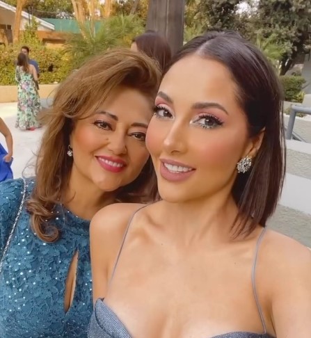 Cynthia Alesco with her mom