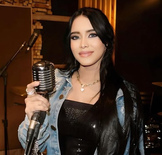 Fernanda Vegas profession