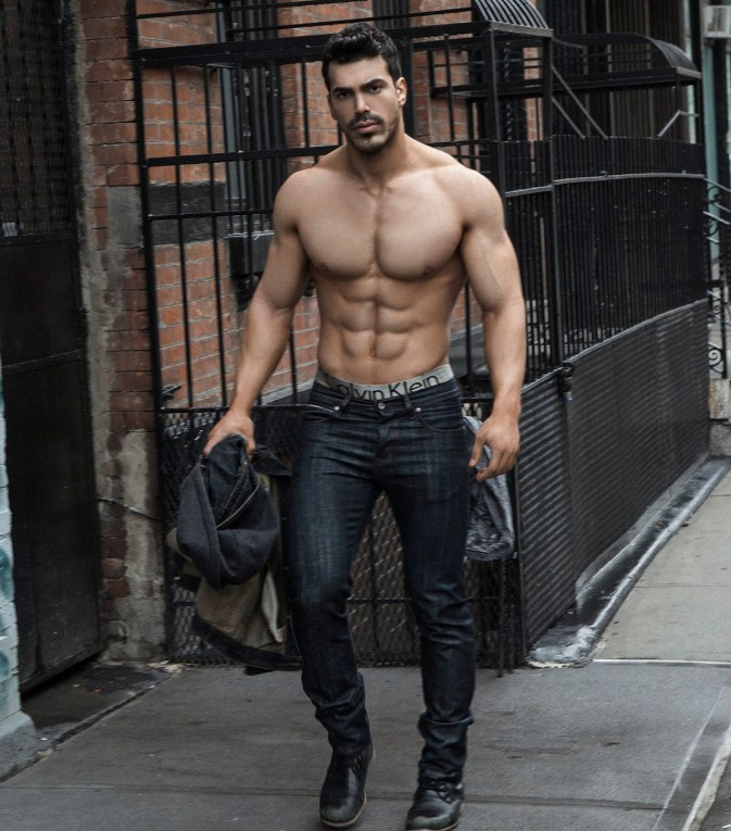 Lony Pizarro height
