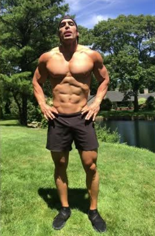 Lony Pizarro height